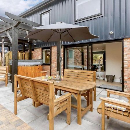 Fawn Cottage Disabled Adapted 3 Bedroom Hot Tub Coughton Exteriör bild